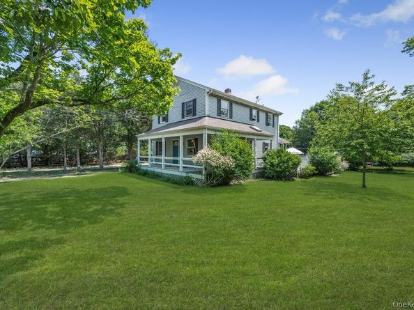 4 Cooks Lane, Westhampton NY 11977