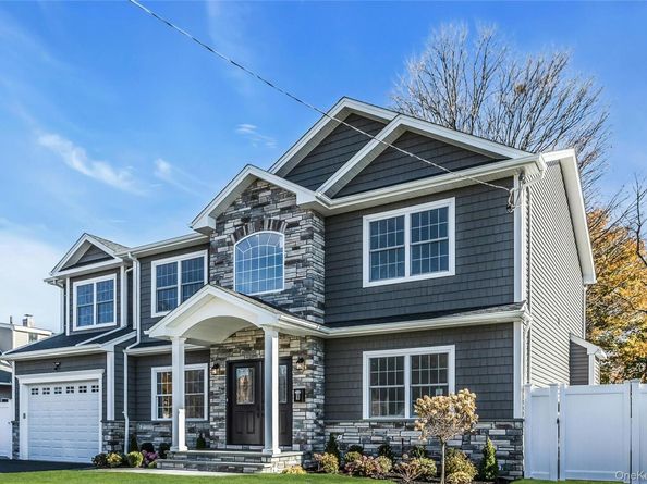 9 Briggs Street, Hicksville NY 11801