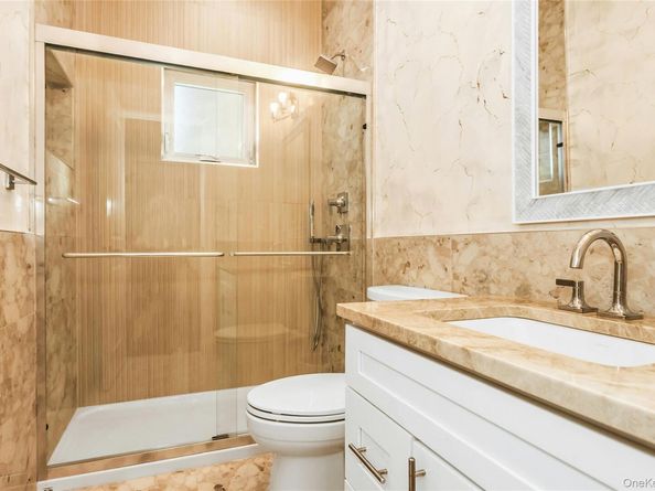 9 Briggs Street, Hicksville NY 11801