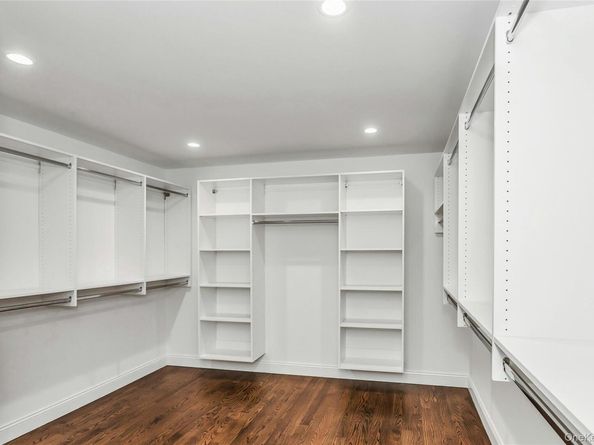 9 Briggs Street, Hicksville NY 11801