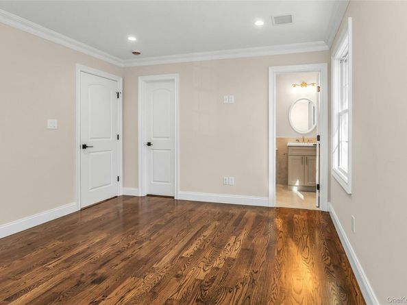 9 Briggs Street, Hicksville NY 11801