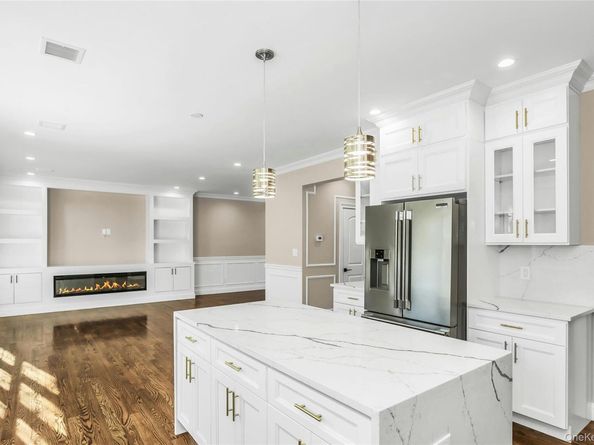 9 Briggs Street, Hicksville NY 11801