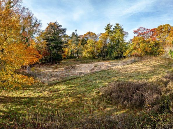 81 Old Broadway Avenue, Sayville NY 11782