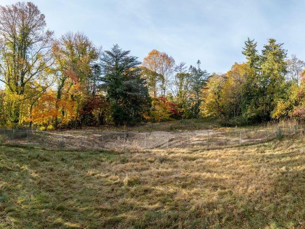 81 Old Broadway Avenue, Sayville NY 11782