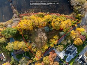 81 Old Broadway Avenue, Sayville NY 11782