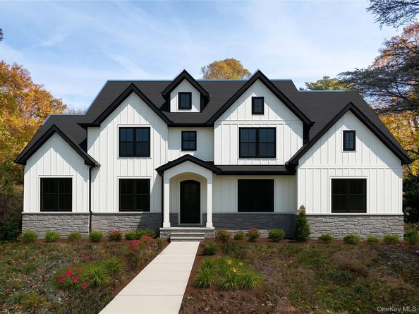 81 Old Broadway Avenue, Sayville NY 11782