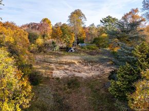 81 Old Broadway Avenue, Sayville NY 11782