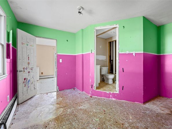 25 Crater Lake Drive, Coram NY 11727