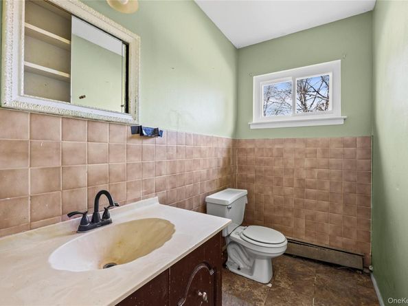 25 Crater Lake Drive, Coram NY 11727