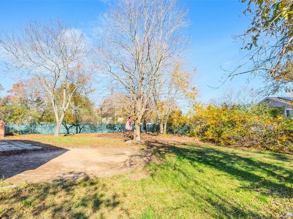 25 Crater Lake Drive, Coram NY 11727