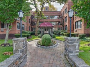 953 W Boston Post Road 3G, Mamaroneck NY 10543