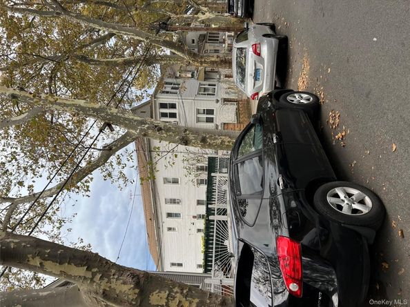 10423 90th Avenue, Richmond Hill NY 11418