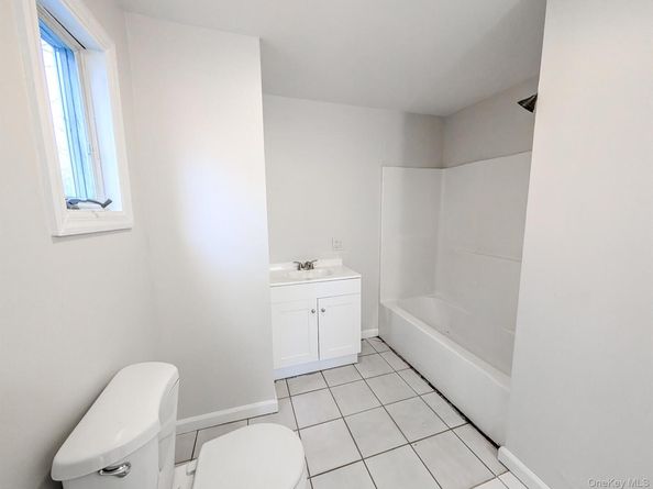 1932 Joshuas Path, Central Islip NY 11722