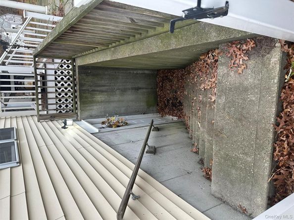 43 N Cozine Road, Manorville NY 11949