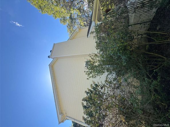 43 N Cozine Road, Manorville NY 11949