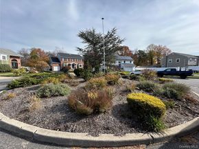 839 Pine Avenue, West Islip NY 11795