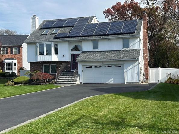 839 Pine Avenue, West Islip NY 11795