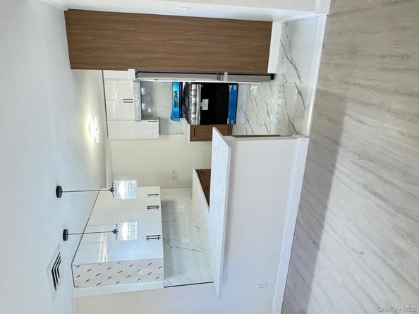 5003 Horatio Parkway, Oakland Gardens NY 11364