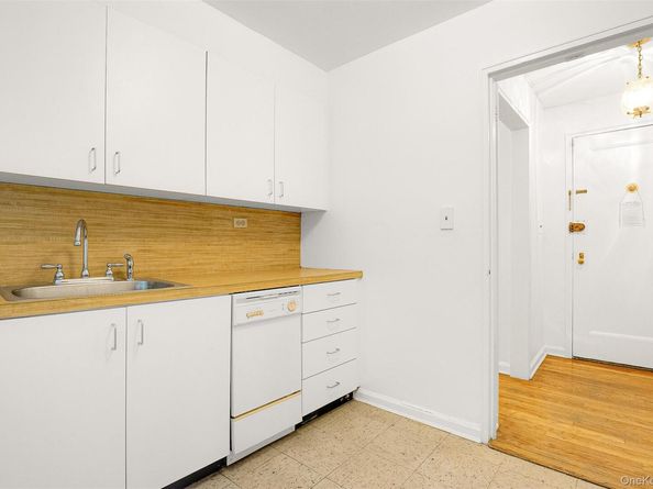 66-40 108th Street 1D, Forest Hills NY 11375