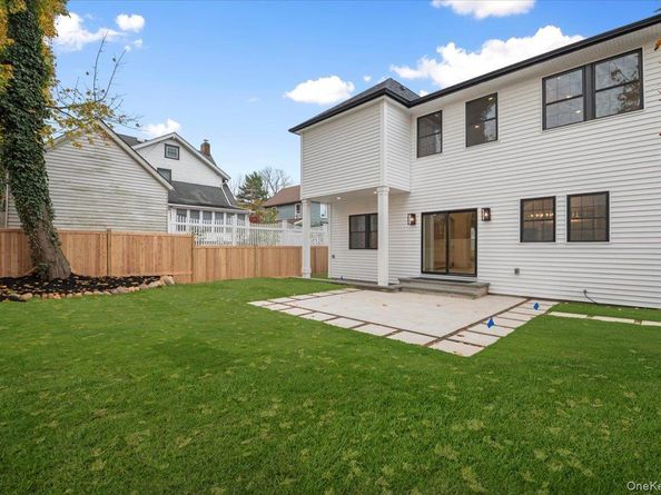 22 Franklin Avenue, Port Washington NY 11050