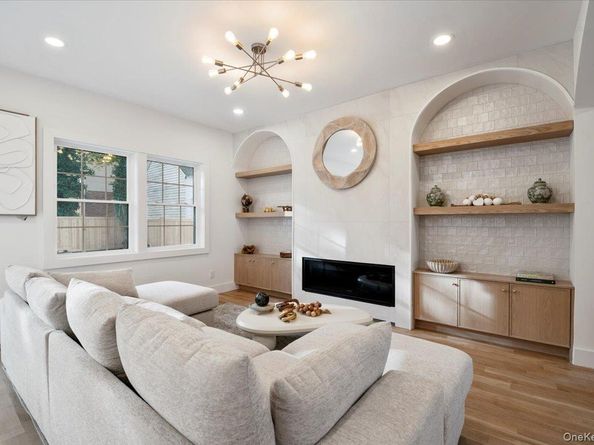 22 Franklin Avenue, Port Washington NY 11050