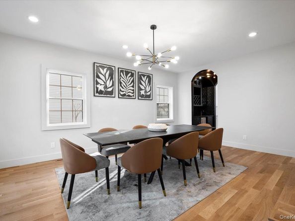 22 Franklin Avenue, Port Washington NY 11050