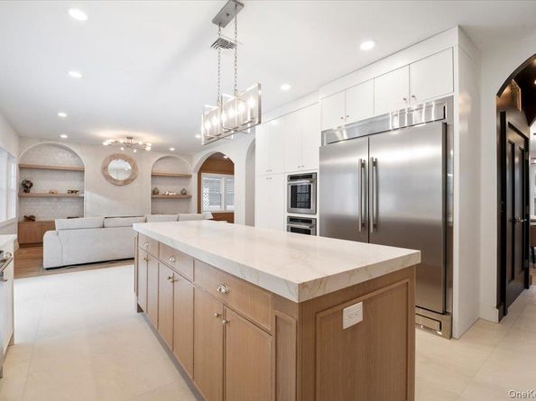 22 Franklin Avenue, Port Washington NY 11050