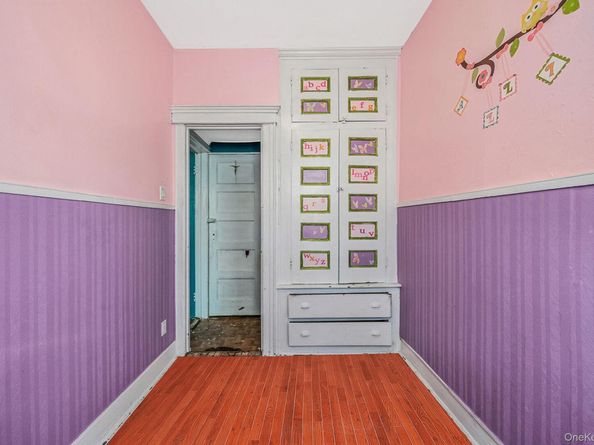 7935 77th Avenue, Glendale NY 11385