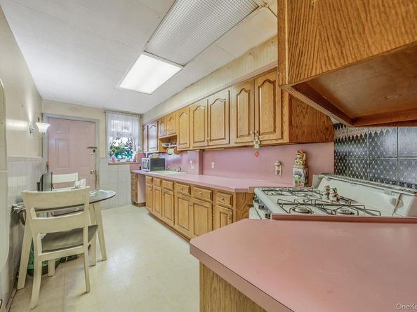 7935 77th Avenue, Glendale NY 11385