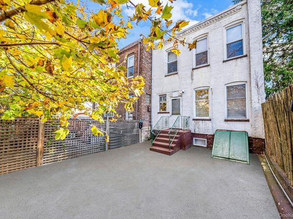 7935 77th Avenue, Glendale NY 11385