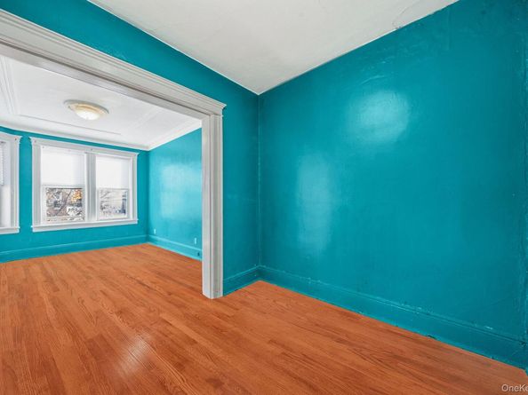 7935 77th Avenue, Glendale NY 11385