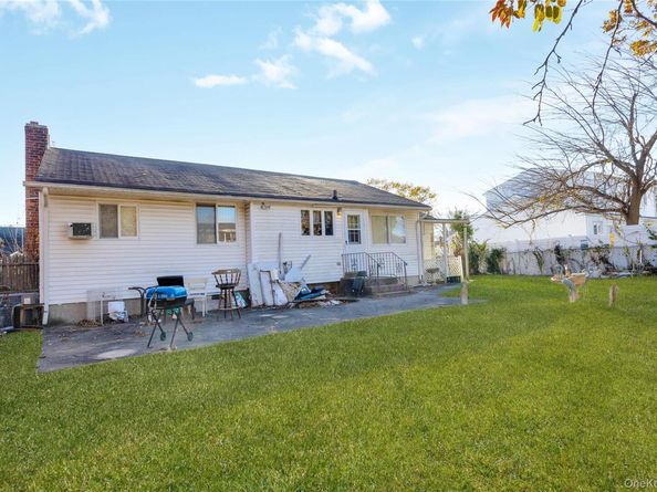 15 2nd Avenue, Farmingdale NY 11735