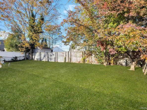 15 2nd Avenue, Farmingdale NY 11735