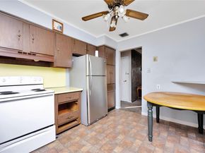 15 2nd Avenue, Farmingdale NY 11735