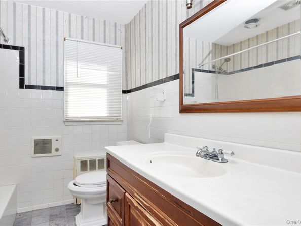 15 2nd Avenue, Farmingdale NY 11735