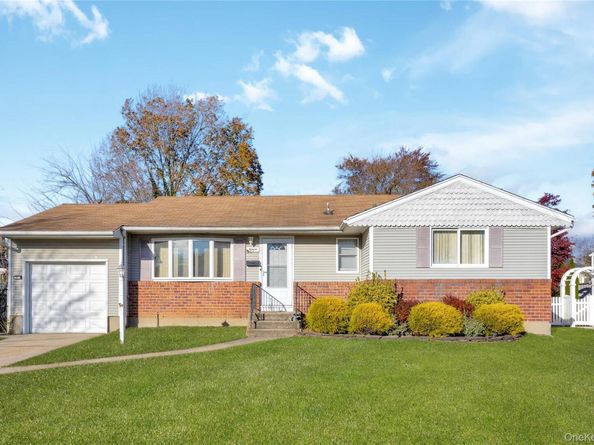 15 2nd Avenue, Farmingdale NY 11735
