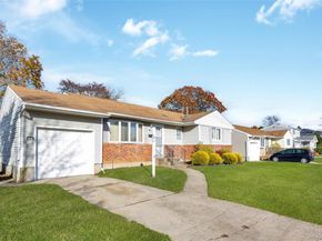 15 2nd Avenue, Farmingdale NY 11735