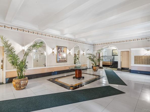 45 Kew Gardens Road 4A, Kew Gardens NY 11415