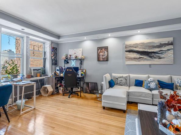 45 Kew Gardens Road 4A, Kew Gardens NY 11415