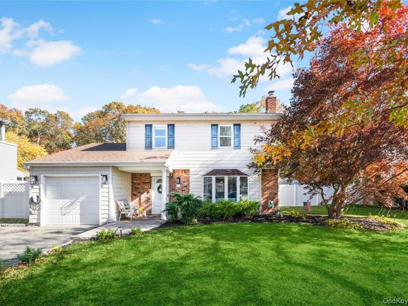 31 Fallen Leaf Road, Holbrook NY 11741