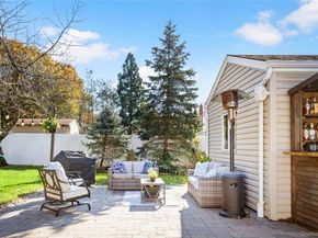 31 Fallen Leaf Road, Holbrook NY 11741