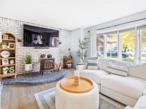 31 Fallen Leaf Road, Holbrook NY 11741