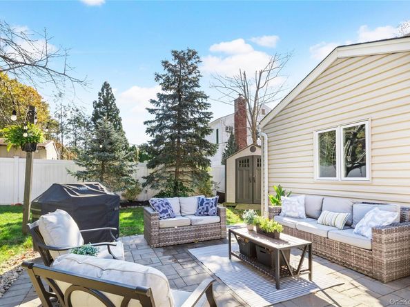 31 Fallen Leaf Road, Holbrook NY 11741