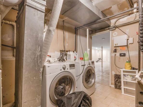 201-05 28th Ave, Bayside NY 11360