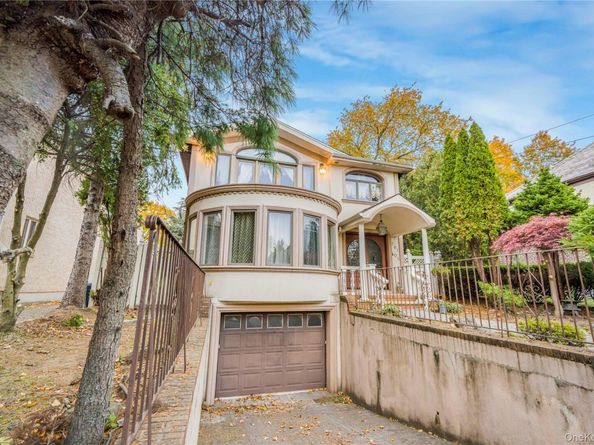 201-05 28th Ave, Bayside NY 11360