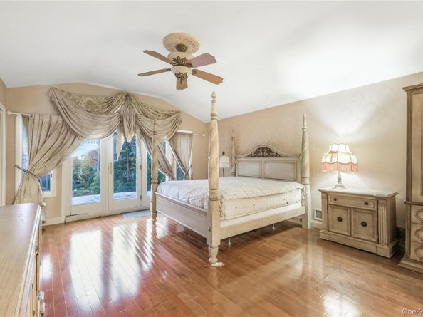 201-05 28th Ave, Bayside NY 11360