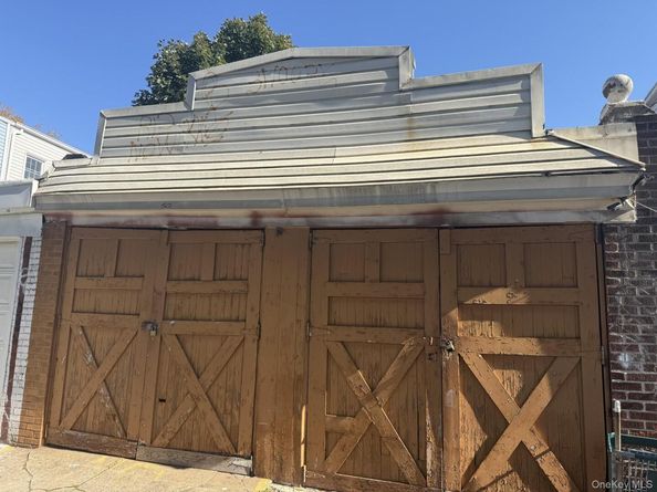 289 Etna Street, Brooklyn NY 11208