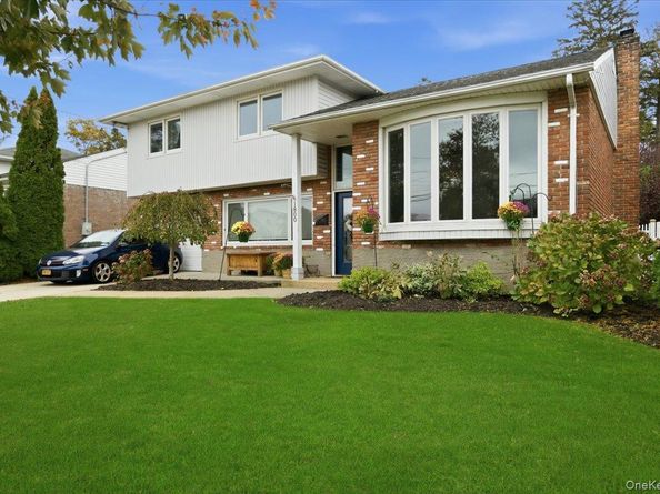 1800 Carlisle Place, Merrick NY 11566