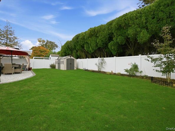 1800 Carlisle Place, Merrick NY 11566