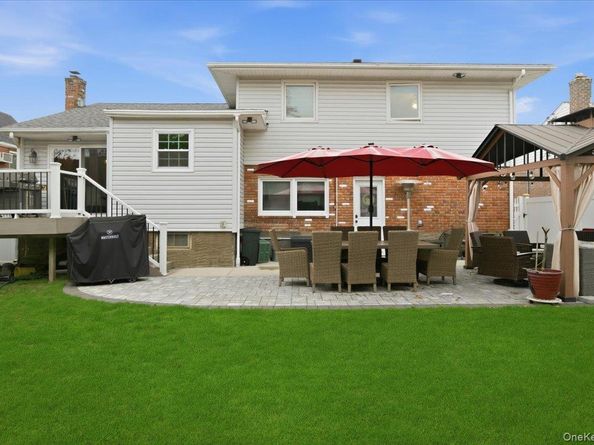 1800 Carlisle Place, Merrick NY 11566